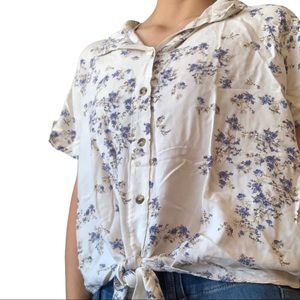 No Boundaries XL 15-17 Floral Tie Up Button Up Top